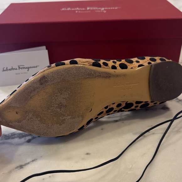 Salvatore Ferragamo Women's Black and Tan Polka Dot Flats - Picture 3 of 5
